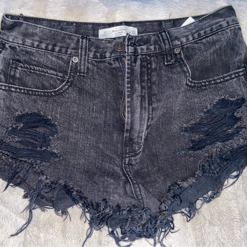 Abercrombie & Fitch. Denim jean black distressed shorts. Size 4/W27.